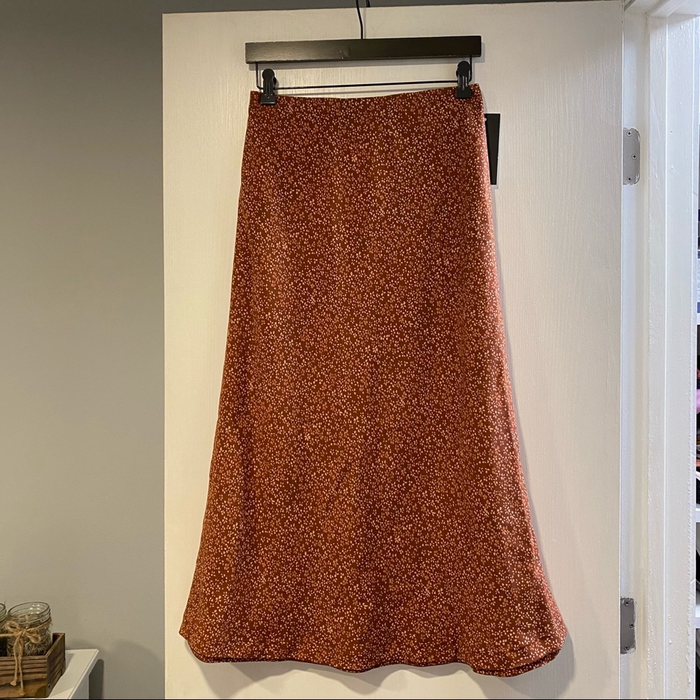 VETTA Rust Floral Midi Skirt - Picture 6 of 7